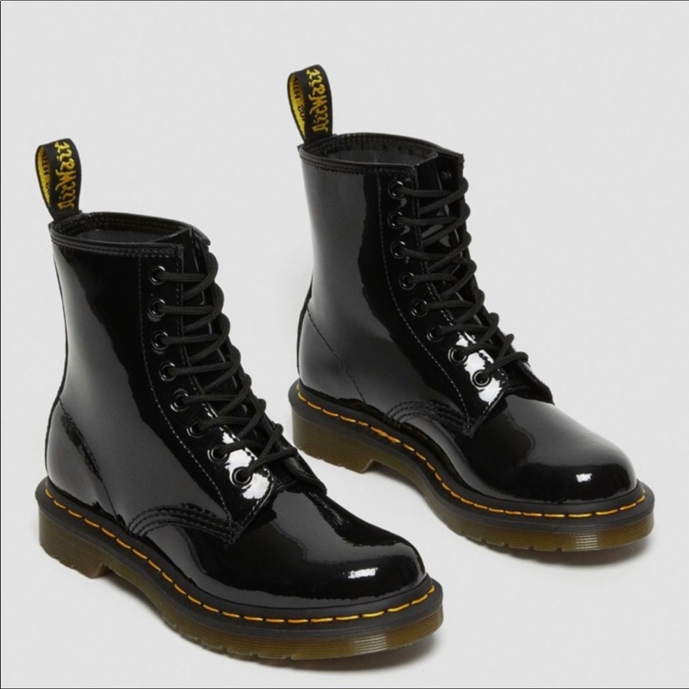 Dr. Martens 1460 Patent leather boots. worn twice nwob